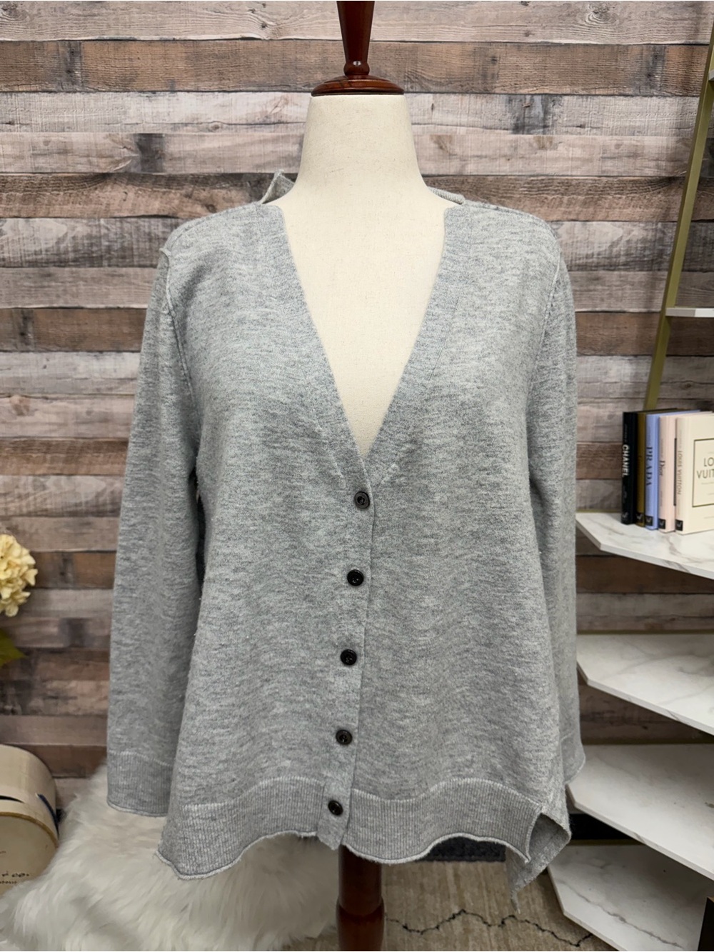 M-Rena gray v-neck button front cardigan medium